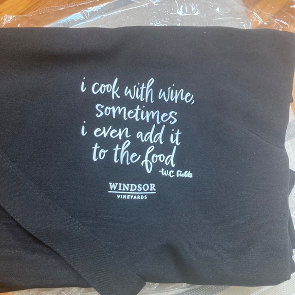 NEW Windsor Vineyards Cooking Apron w/Pocket Color Black - Picture 3 of 5